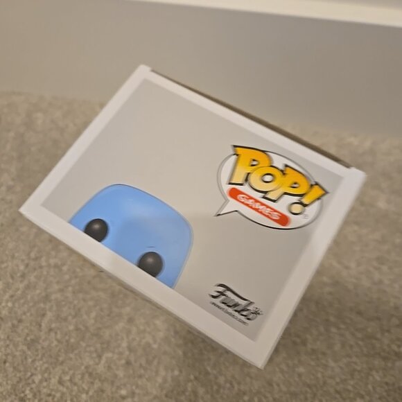 Funko Pop! Vinyl:  Pokémon - Squirtle #504 - Picture 6 of 6